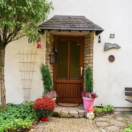 Apartment Bei Mit Garten, Cleaning Included *